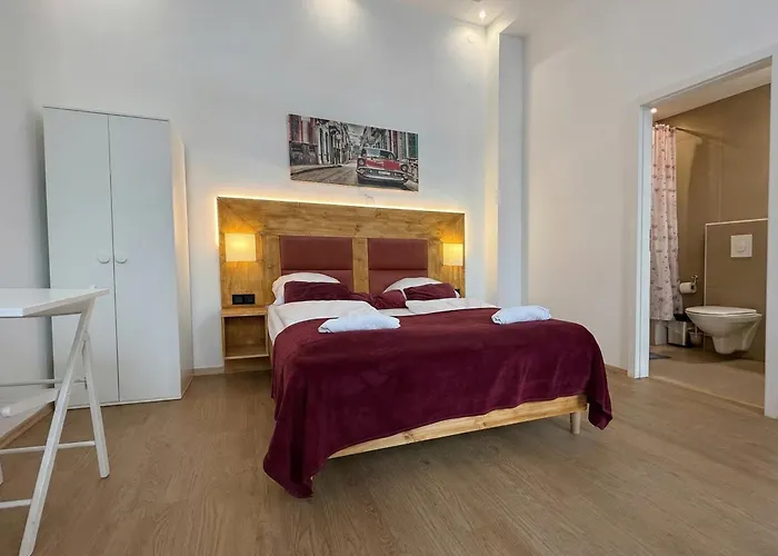 Affordable 6 Minutes From Lugner Sleeps 3