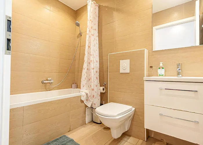 Apartment Affordable 6 Minutes From Lugner Sleeps 3